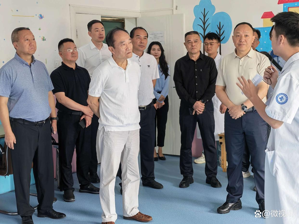 关爱“一老一小” 四川省经济发展促进会一行赴凉山州开展慈善活动(图5) 关爱“一老一小” 四川省经济发展促进会一行赴凉山州开展慈善活动(图5)