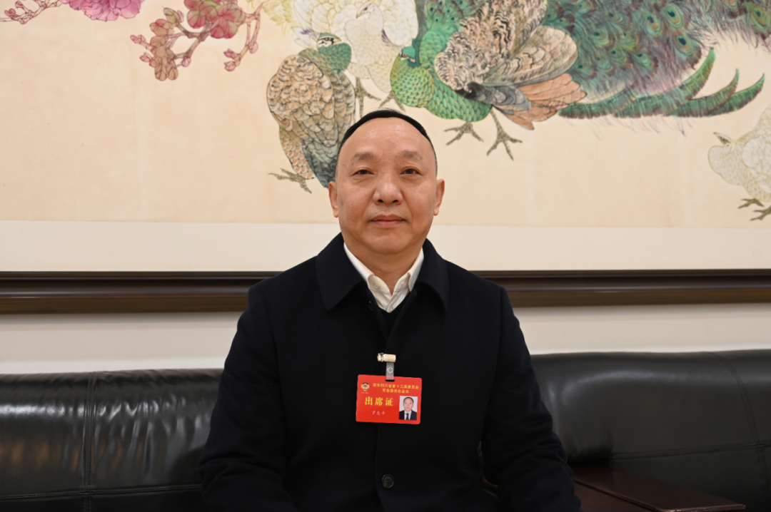 四川省经济发展促进会罗友平会长 在乐山市政协第八届常委会第十五次会议上作专题讲座(图1) 四川省经济发展促进会罗友平会长 在乐山市政协第八届常委会第十五次会议上作专题讲座(图1)
