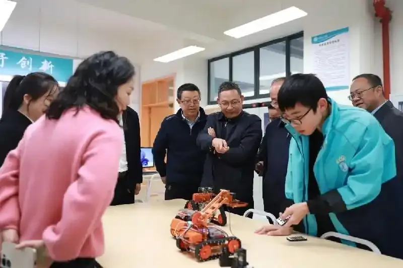 刘旭光赴武胜县开展调研暨投资考察 罗友平陪同(图2)