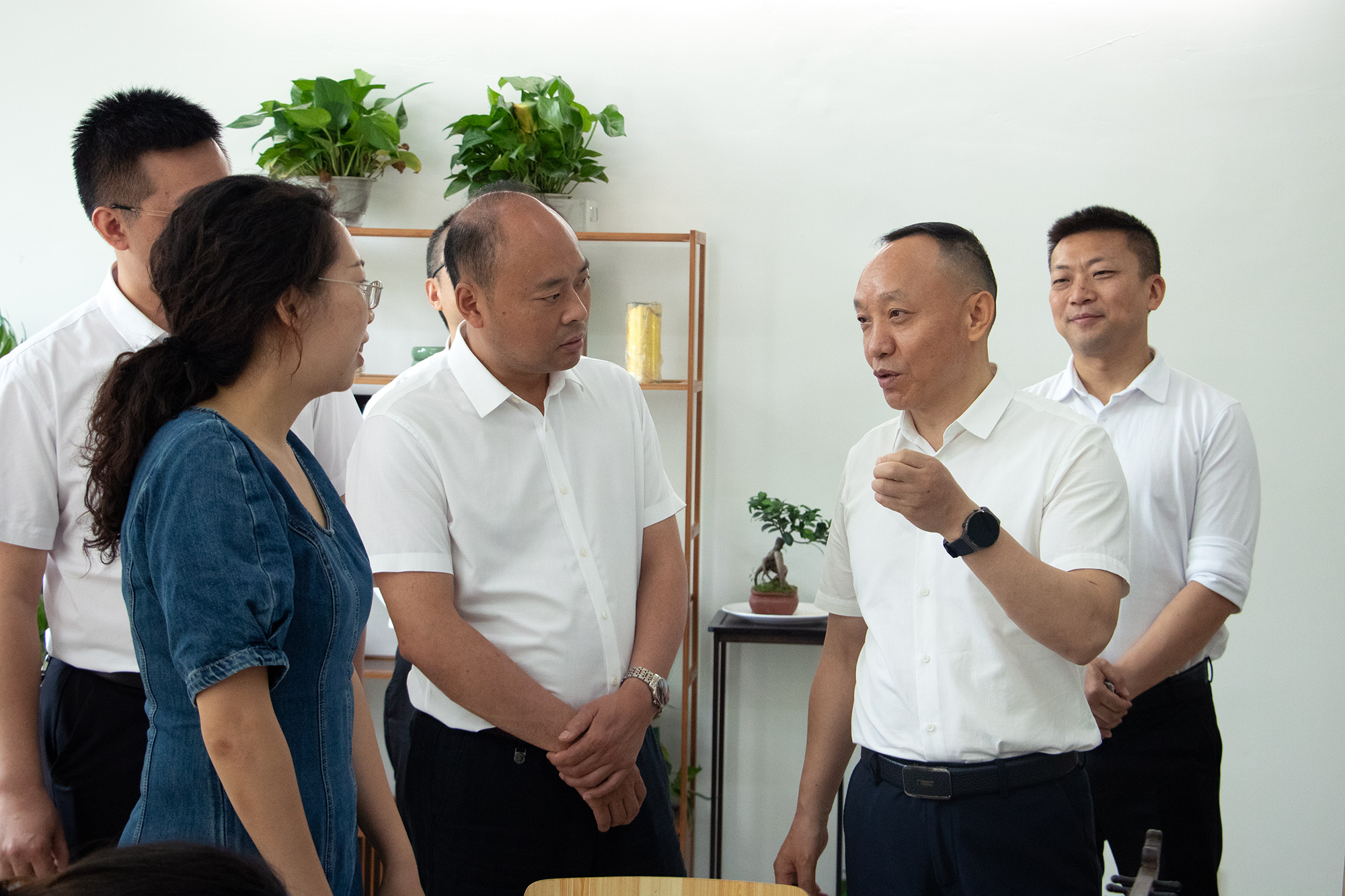 罗友平会长带队赴南充文化旅游职业学院调研 宣讲省委十二届五次全会精神(图2) 罗友平会长带队赴南充文化旅游职业学院调研 宣讲省委十二届五次全会精神(图2)