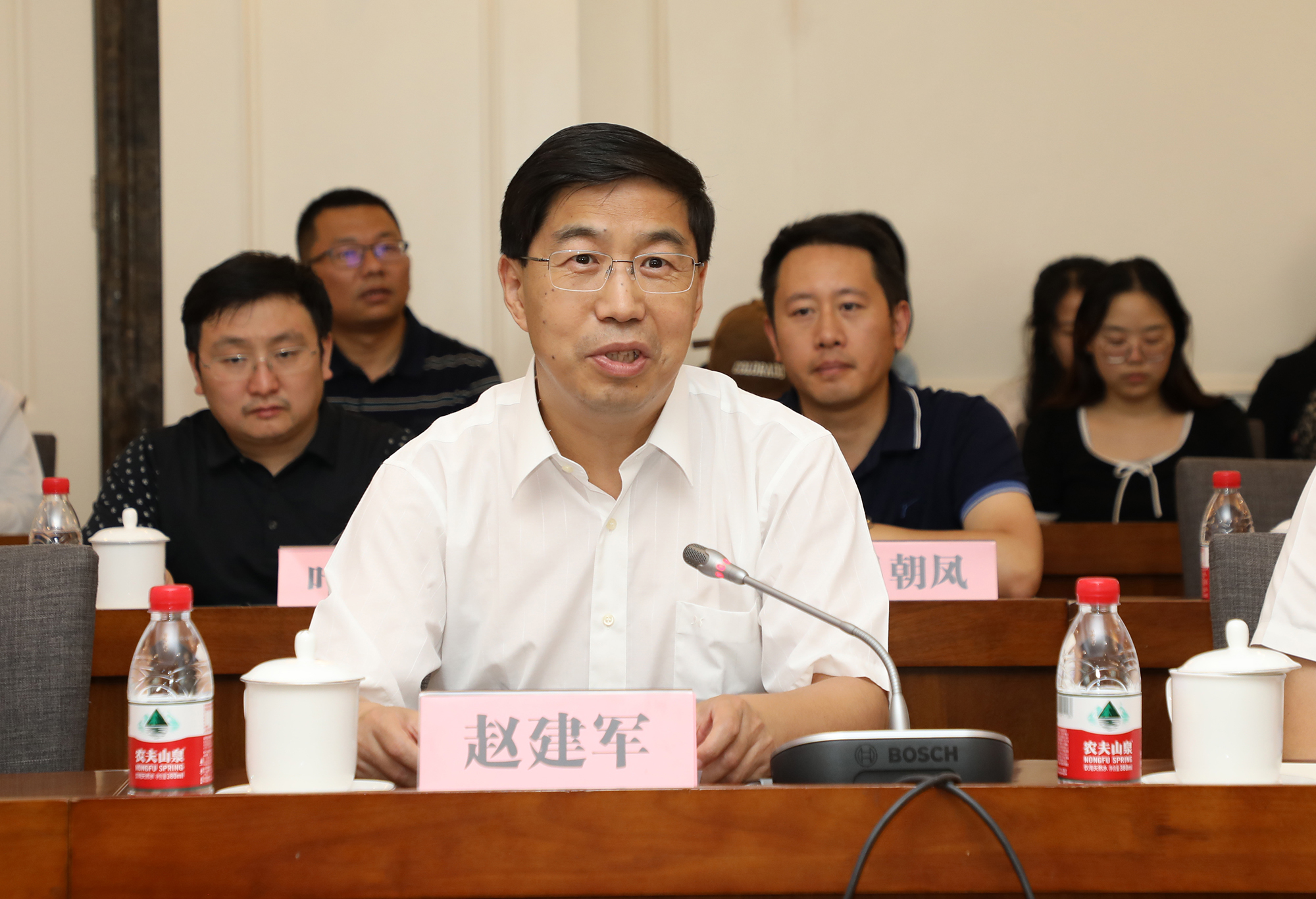 省经济发展促进会联合召开专题协商座谈会 罗友平常委作专题发言(图2) 省经济发展促进会联合召开专题协商座谈会 罗友平常委作专题发言(图2)
