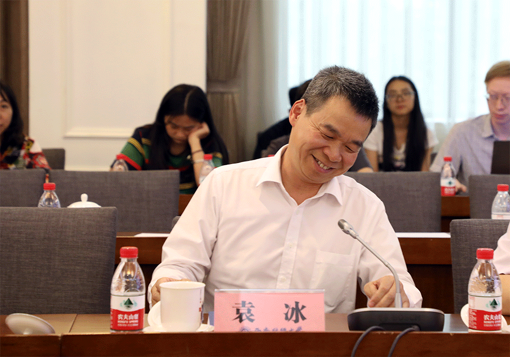 省经济发展促进会联合召开专题协商座谈会 罗友平常委作专题发言(图4) 省经济发展促进会联合召开专题协商座谈会 罗友平常委作专题发言(图4)