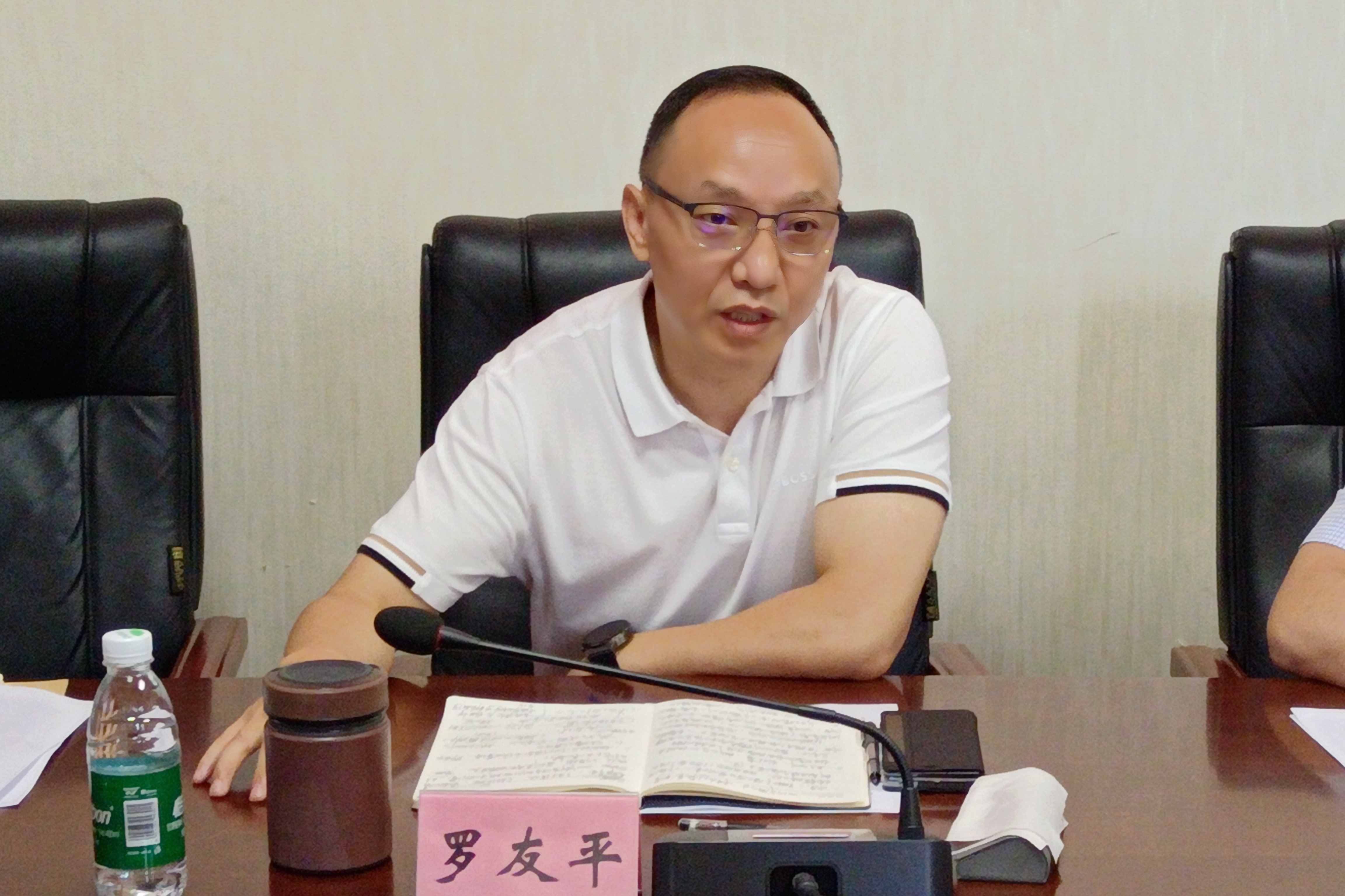 CCTV-17“乡村助农团”到访四川省经济发展促进会座谈交流(图1) CCTV-17“乡村助农团”到访四川省经济发展促进会座谈交流(图1)
