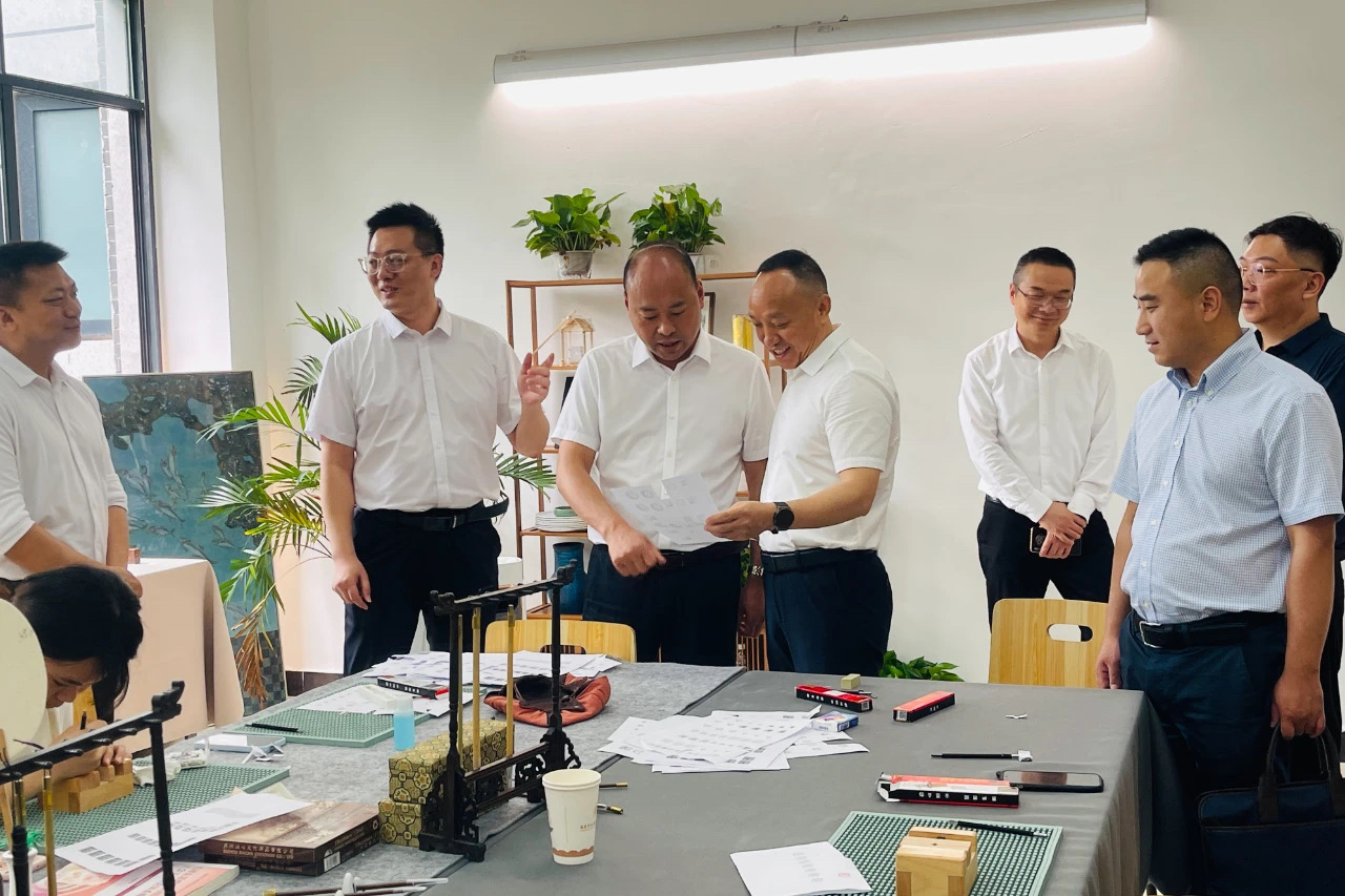 庆祝省政协成立70周年·委员讲故事——四川政协报专题采访罗友平会长(图6) 庆祝省政协成立70周年·委员讲故事——四川政协报专题采访罗友平会长(图6)