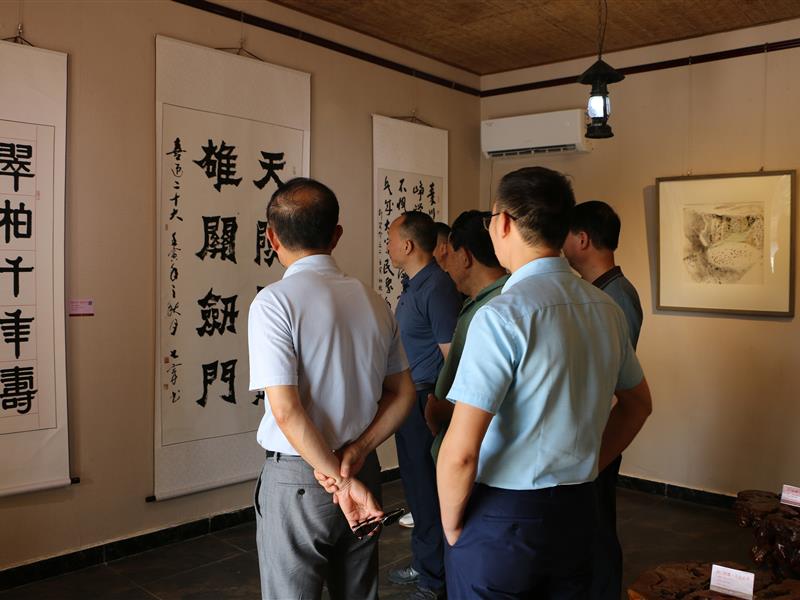 img_5086_800-600 推进“四川现代农业高质量发展”课题组赴剑阁县调研(图5)