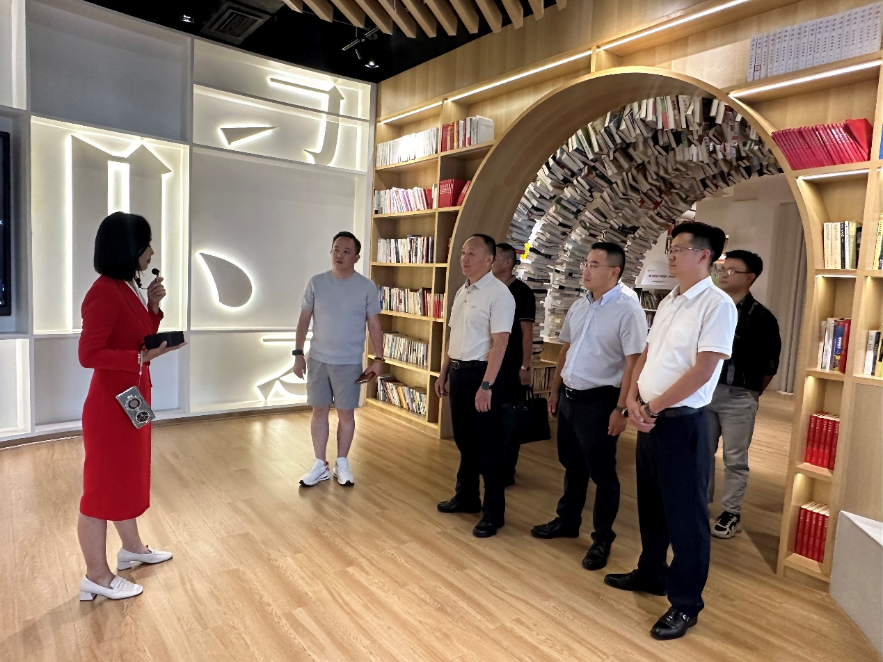 四川省经济发展促进会赴成都市“学习强国”主题街区开展主题学习与调研(图1) 四川省经济发展促进会赴成都市“学习强国”主题街区开展主题学习与调研(图1)