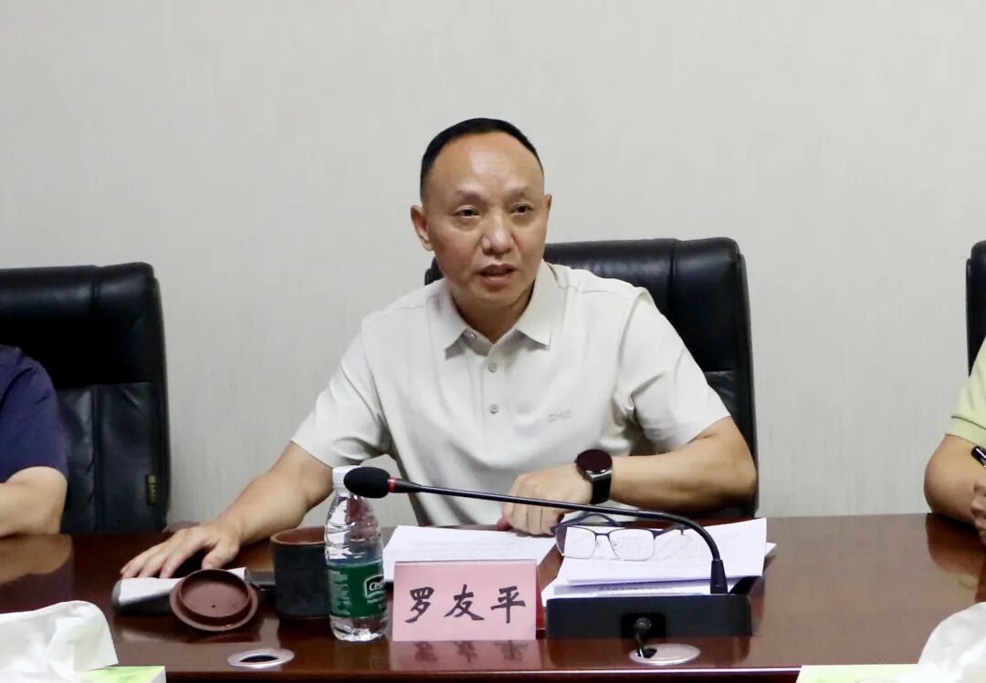 罗友平与中国铁建西南区域总经理由建一行座谈交流(图2) 罗友平与中国铁建西南区域总经理由建一行座谈交流(图2)