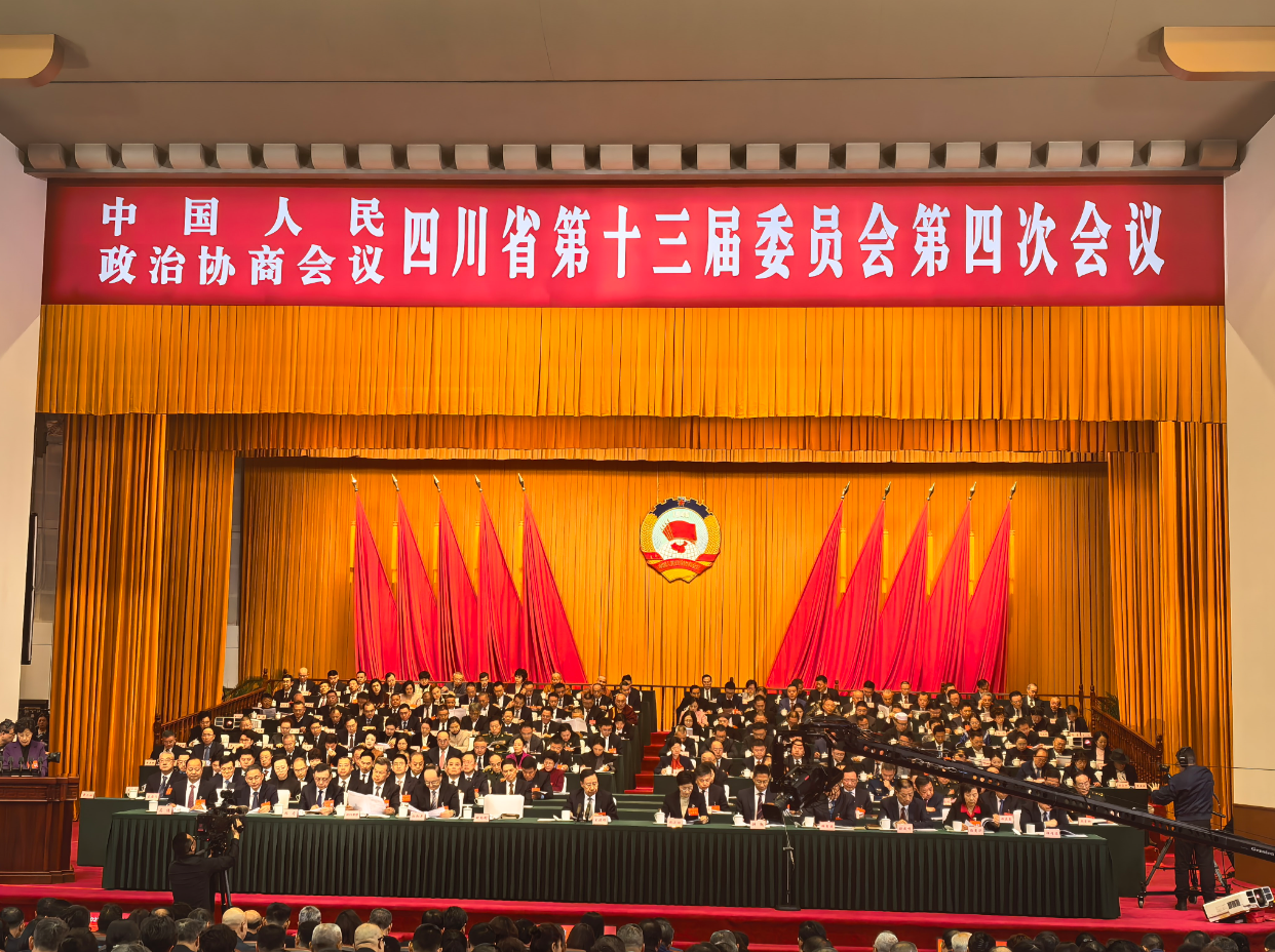 罗友平会长在省“两会”上接受媒体采访发声：国企要当科技创新“排头兵”，持续写好“1+8”改革“后半篇文章”