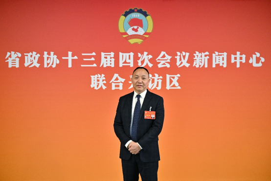 罗友平会长在省“两会”上接受媒体采访发声：国企要当科技创新“排头兵”，持续写好“1+8”改革“后半篇文章”(图2)