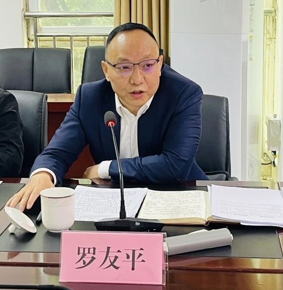 四川省经济发展促进会赴米易县开展专题调研(图3) 四川省经济发展促进会赴米易县开展专题调研(图3)