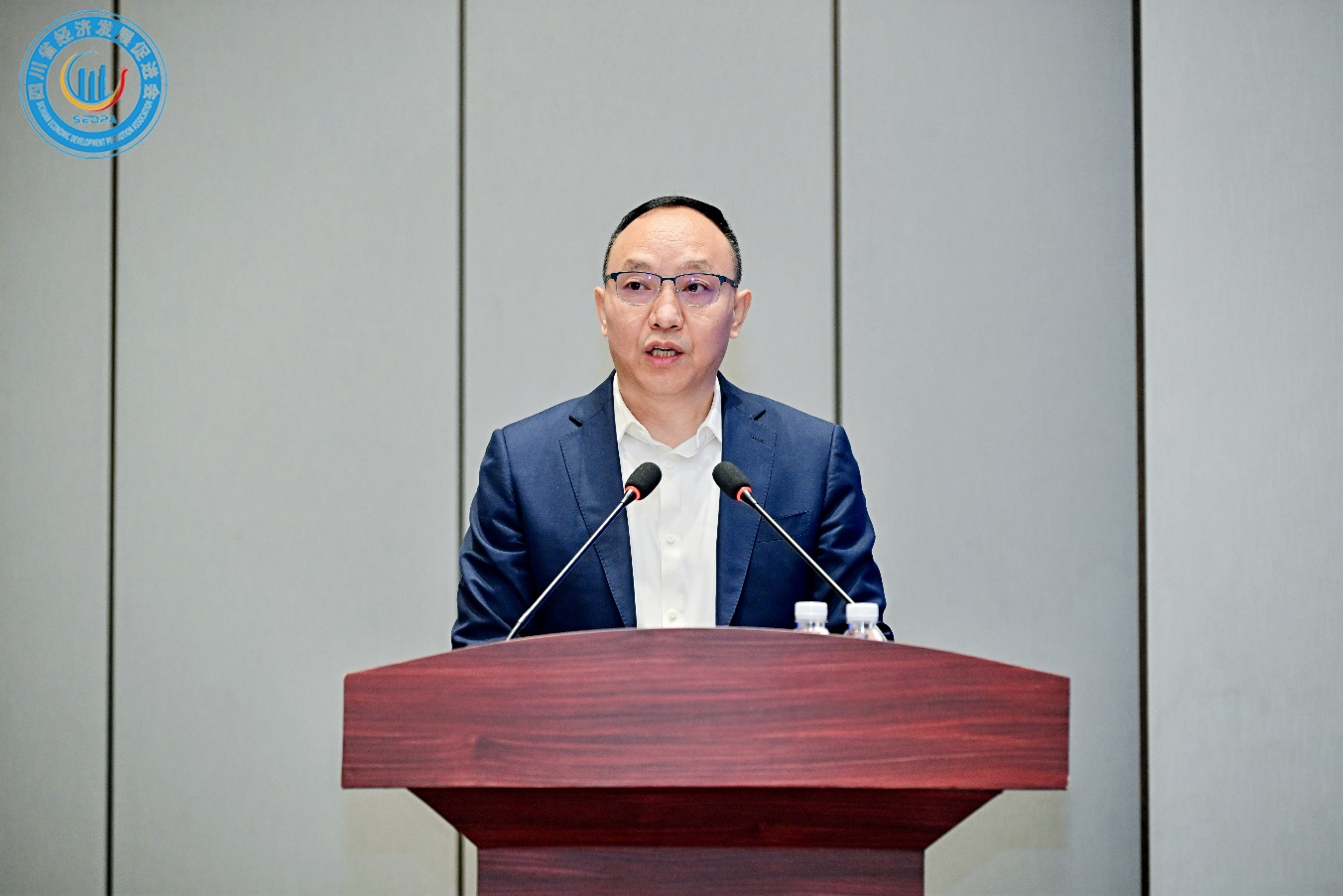 “十五五”规划引领与区域产业变革研讨会 暨国家战略腹地核心承载区建设机遇专题研修班开班