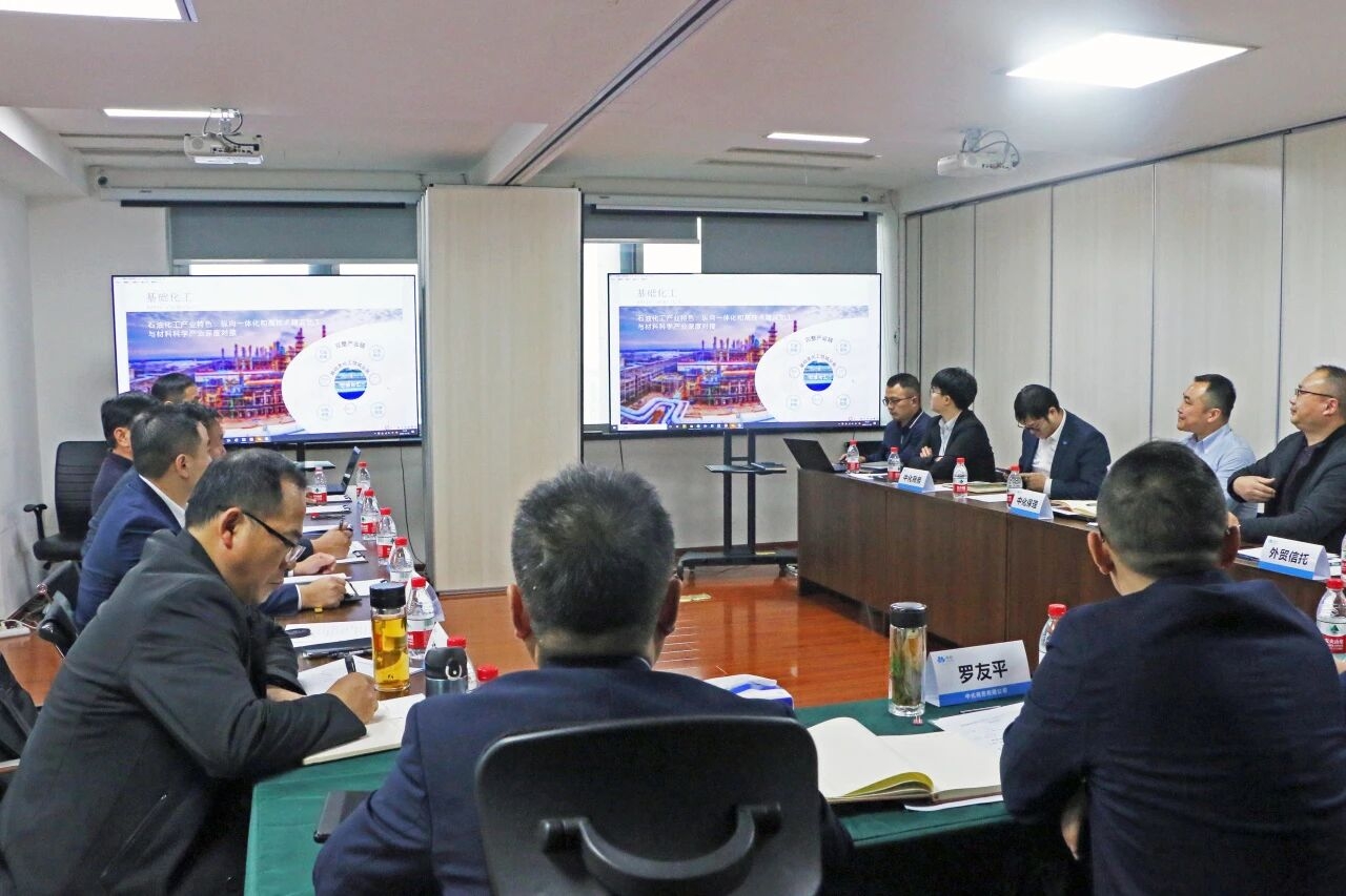 四川省政协常委、省政协提案委员会副主任罗友平带队深入企业宣讲省委十二届四次全会精神(图1)